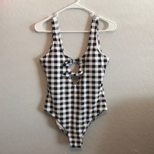 NWT cupshe swimsuit size medium buffalo check